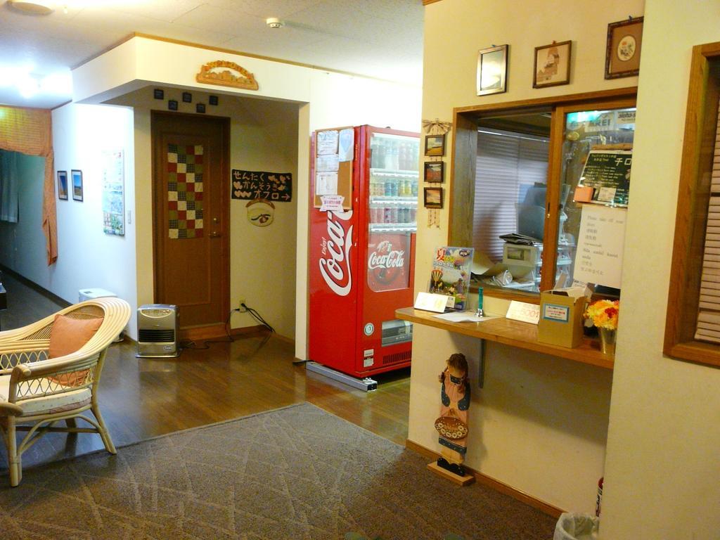 Pension Ressha House Furano Bagian luar foto