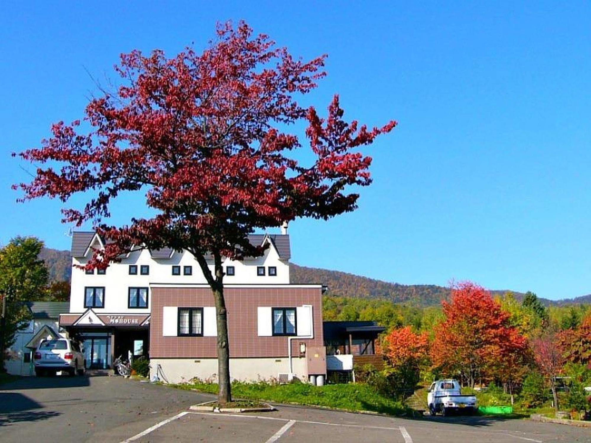 Pension Ressha House Furano Bagian luar foto